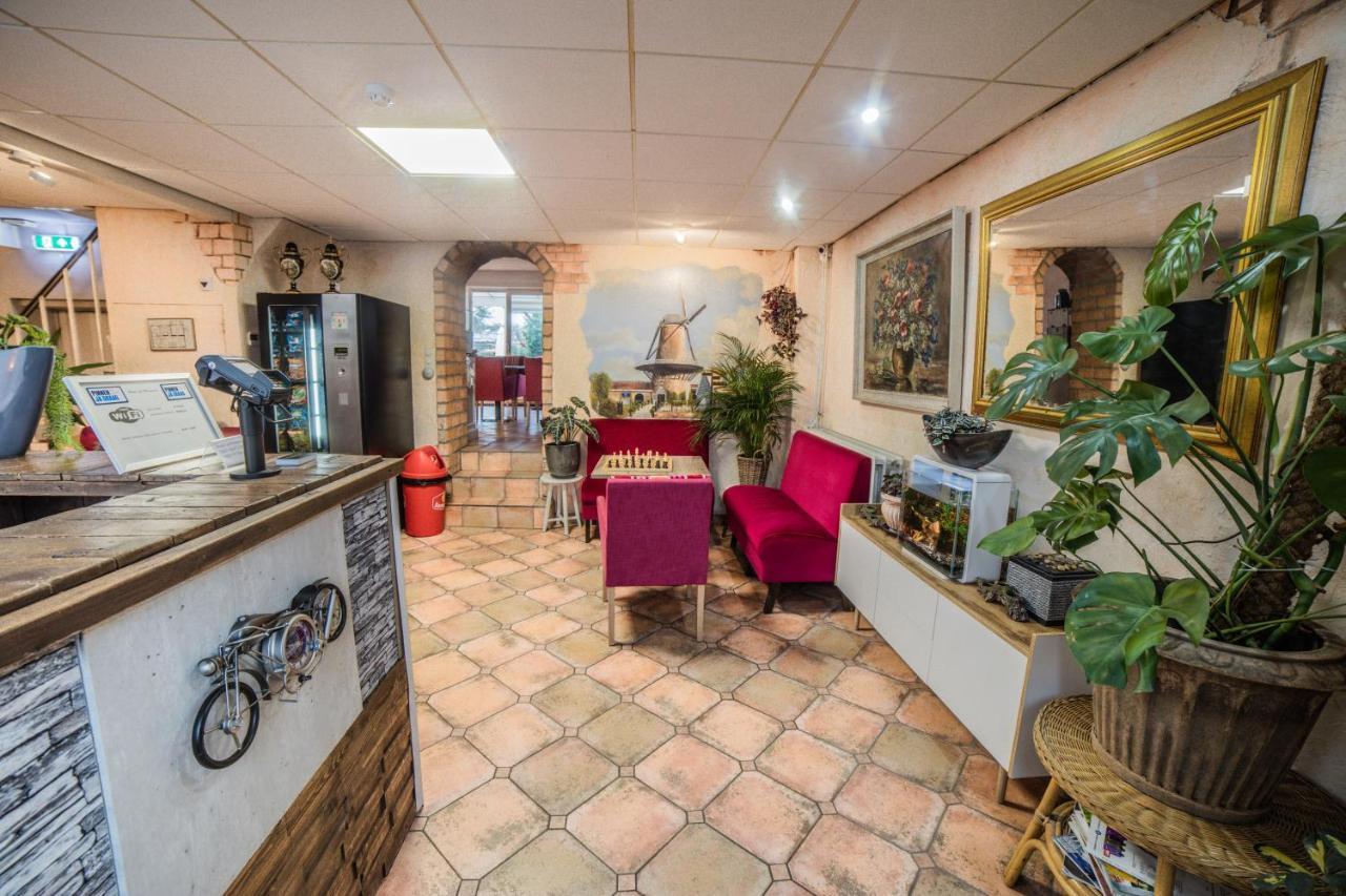 Le Provencal Hotel
